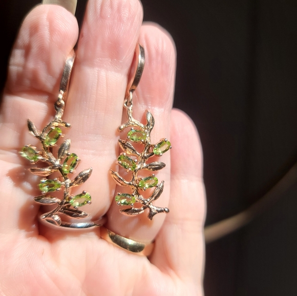 Peridot 10k each Rosegold earnings - Picture 5 of 7